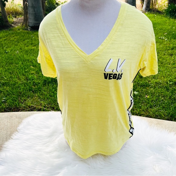 Pink Victoria’s Secret Yellow Las Vegas Tee Small - Picture 1 of 4